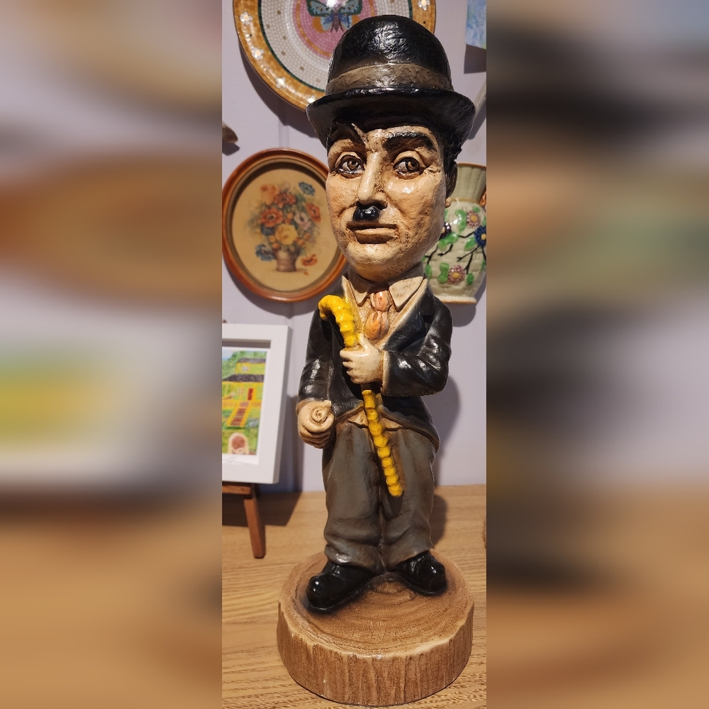 Charlie Chaplin Statue